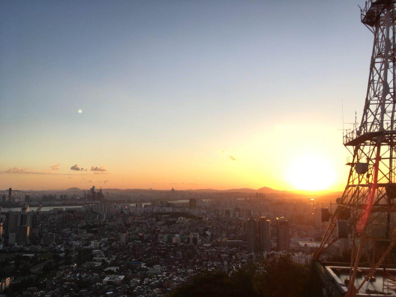 Заход солнца на Seoul n-Tower